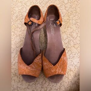Orange Tom wedges